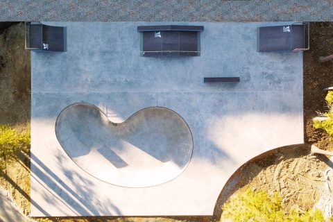 Фото Бетонный боул и скейт парк в г. Новоуральске