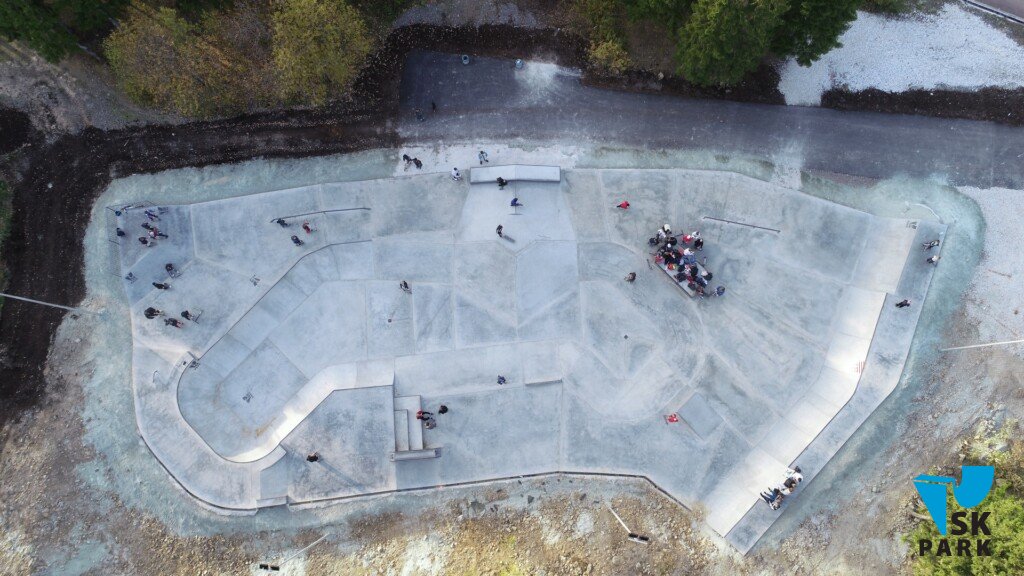 Новый бетонный скейт парк в Нижнем Тагиле / «Пихтовые горы»